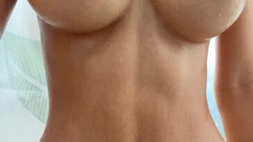 amira brie nude body tease onlyfans video leaked pucdaz 364x647 1