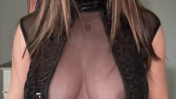 christina khalil new years eve try on onlyfans video leaked rfcyvw 364x647 1