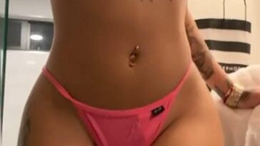 malu trevejo nude topless thong twerk onlyfans video leaked tzdjeo 364x485 1