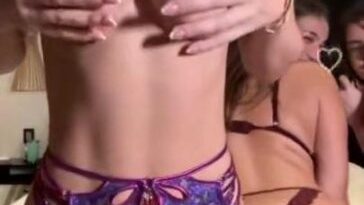 scarlettkissesxo lesbian lingerie onlyfans livestream leaked eogjxh 364x649 1