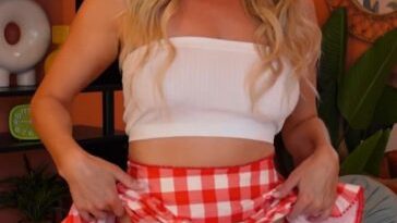 kat wonders weekly 255 patreon video leaked aqdhny 364x496 1