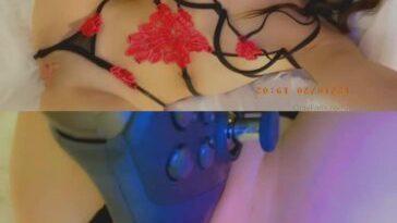 mackenzie jones xbox controller masturbation onlyfans video leaked efijai 364x385 1