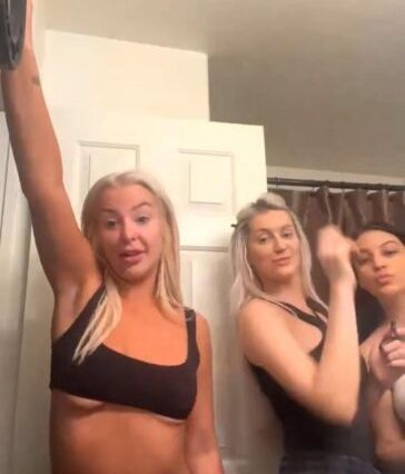 tana mongeau getting ready onlyfans livestream leaked ivixur 364x647 1