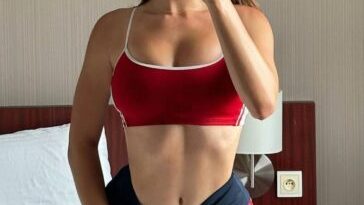 andrea botez sexy mirror selfies set leaked ilpyay 364x485 1