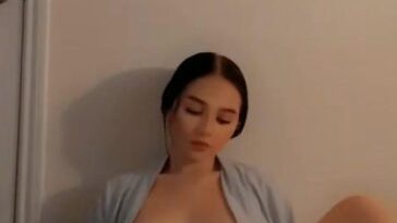 tayler hills nude fingering masturbation onlyfans video leaked yyigdl 364x719 1