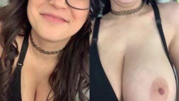 tessa fowler nude titty tease onlyfans livestream leaked xjatkp 364x323 1
