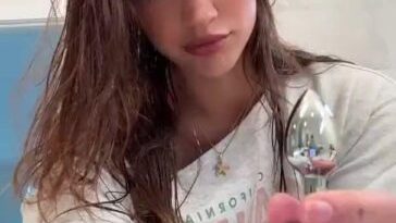 AriKytsya Nude Butt Plug OnlyFans Video Leaked 12 arikytsya nude butt plug onlyfans video leaked vycfuz 364x649 1