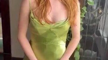 Strawberry Kisses Blowjob POV OnlyFans Video Leaked 13 strawberry kisses blowjob pov onlyfans video leaked rulblb 364x646 1