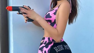 Andrea Botez Hot Pink Cowgirl Set Leaked 9 andrea botez hot pink cowgirl set leaked pyiynl