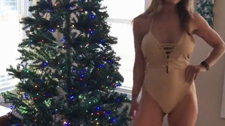 banshee moon xmas lingerie posing onlyfans video leaked ilfbzc