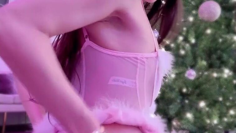 jenfoxx xmas elf ass tease onlyfans video leaked skghhq