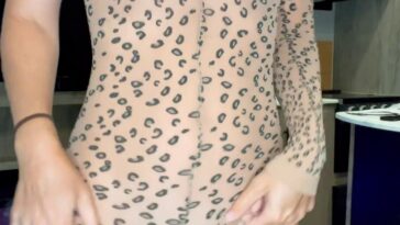 vicky stark nude leopard print try on onlyfans video leaked zbrjby