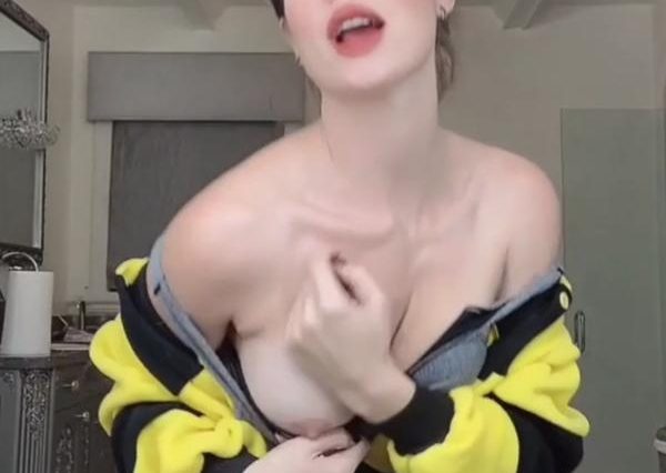 amanda cerny nipple slip stripping onlyfans video leaked krtnya