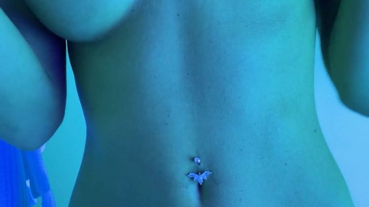 carlie jo howell nude tanning onlyfans video leaked ubezmk