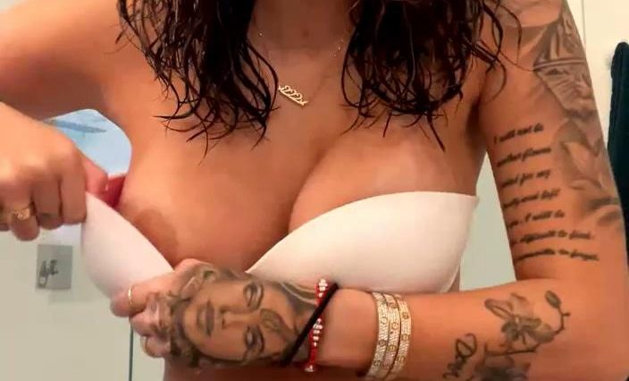 malu trevejo areola nipple slip onlyfans video leaked lrpvve